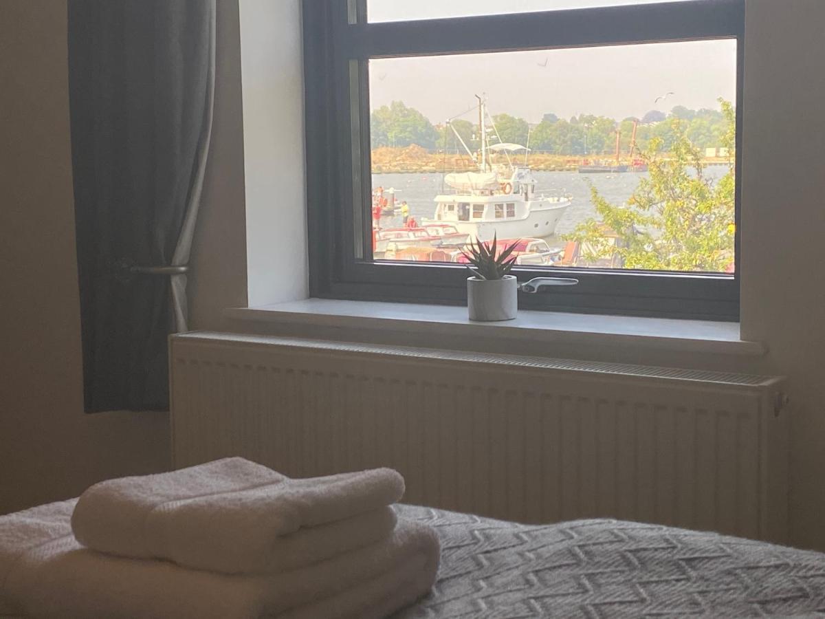 Swan View, Oulton Broad * Lowestoft